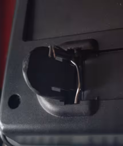 Keyboard feet fixed with paperclip